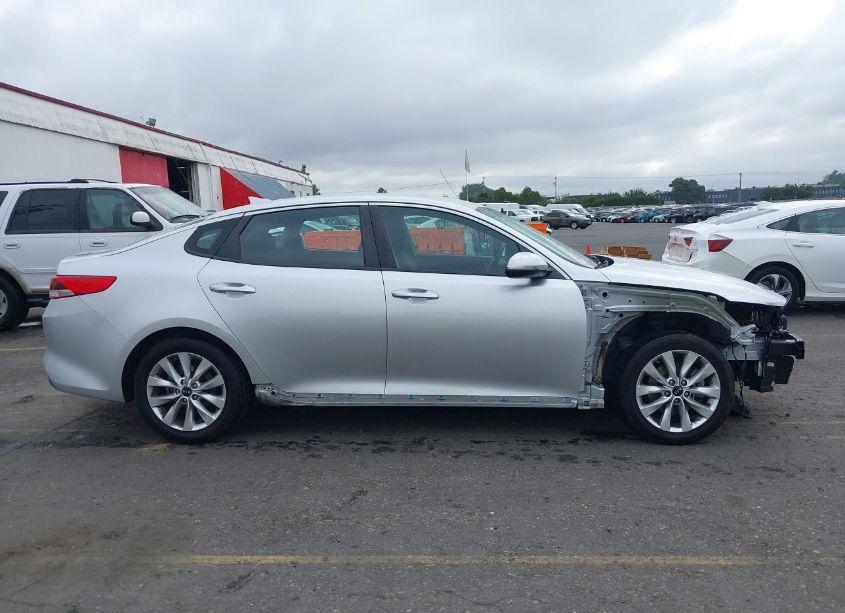 Photo 13 of 2018 Kia Optima LX (VIN 5XXGT4L34JG251364)