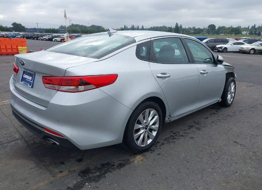 Photo 4 of 2018 Kia Optima LX (VIN 5XXGT4L34JG251364)