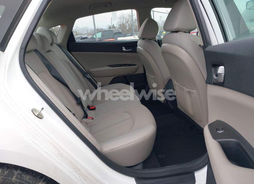 Photo 8 of 2018 Kia Optima LX (VIN 5XXGT4L34JG251445)