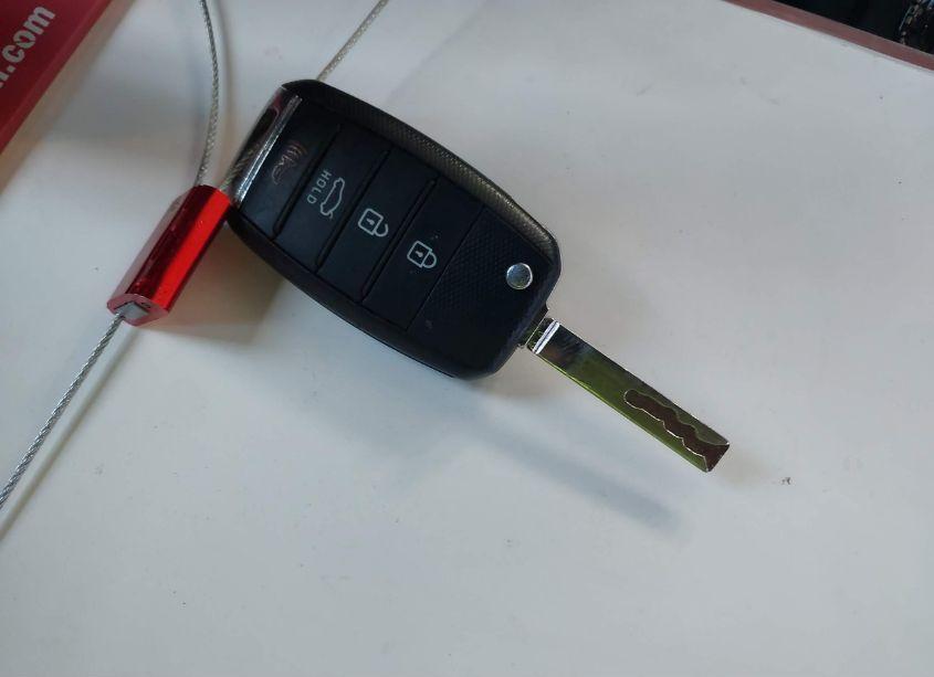 Photo 11 of 2018 Kia Optima LX (VIN 5XXGT4L34JG251557)