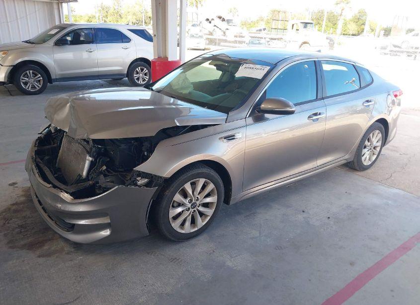 Photo 2 of 2018 Kia Optima LX (VIN 5XXGT4L34JG251557)