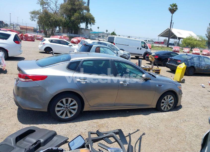 Photo 13 of 2018 Kia Optima LX (VIN 5XXGT4L34JG266575)