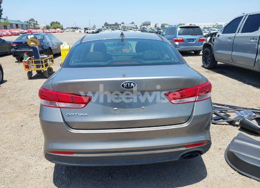 Photo 16 of 2018 Kia Optima LX (VIN 5XXGT4L34JG266575)