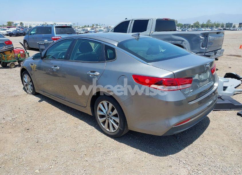 Photo 3 of 2018 Kia Optima LX (VIN 5XXGT4L34JG266575)