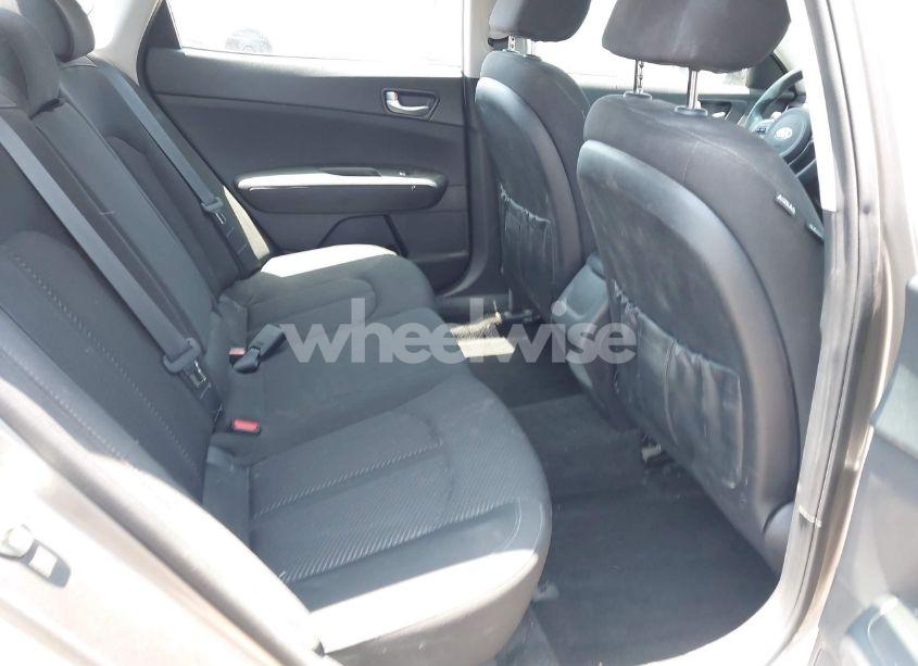 Photo 8 of 2018 Kia Optima LX (VIN 5XXGT4L34JG266575)