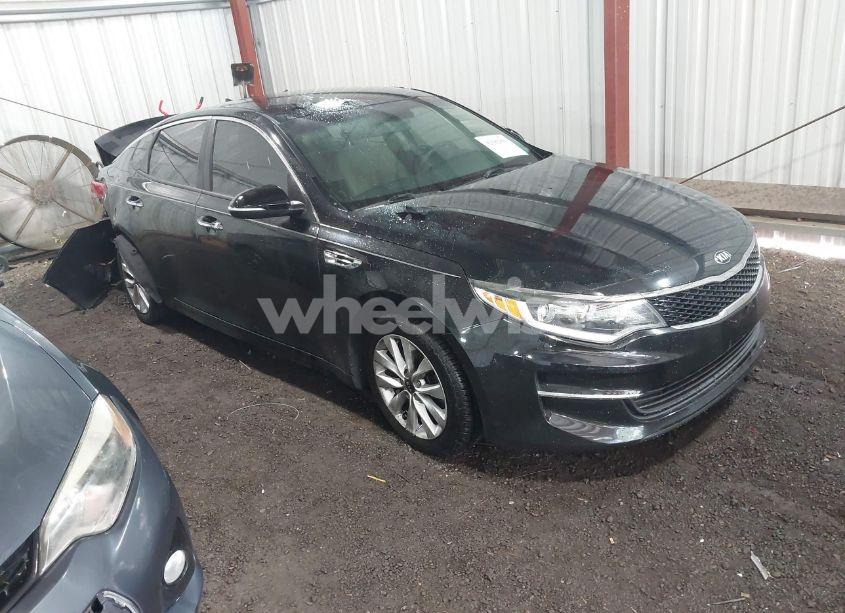2018 Kia Optima LX (VIN 5XXGT4L34JG268326) main photo