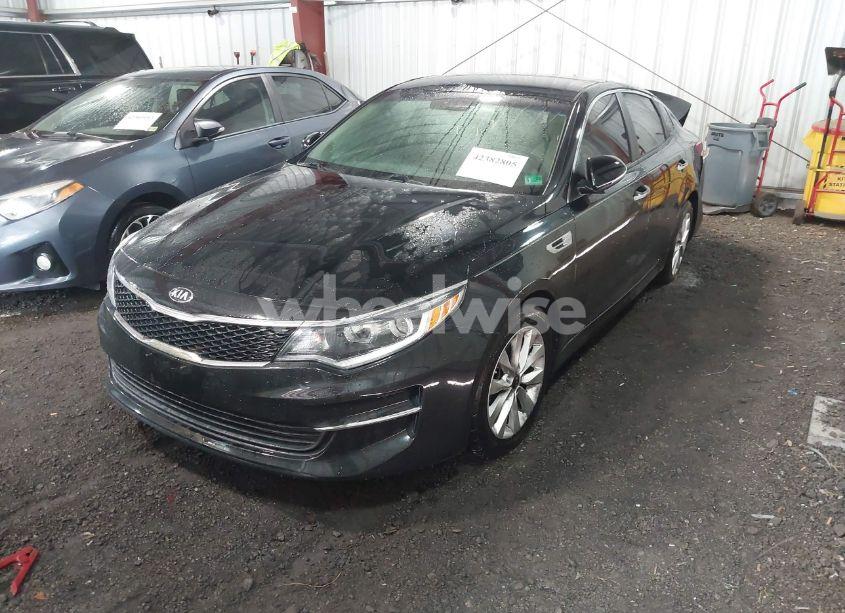 Photo 2 of 2018 Kia Optima LX (VIN 5XXGT4L34JG268326)