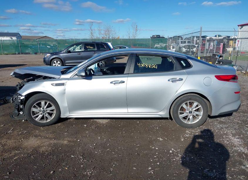 Photo 14 of 2019 Kia Optima LX (VIN 5XXGT4L34KG276864)