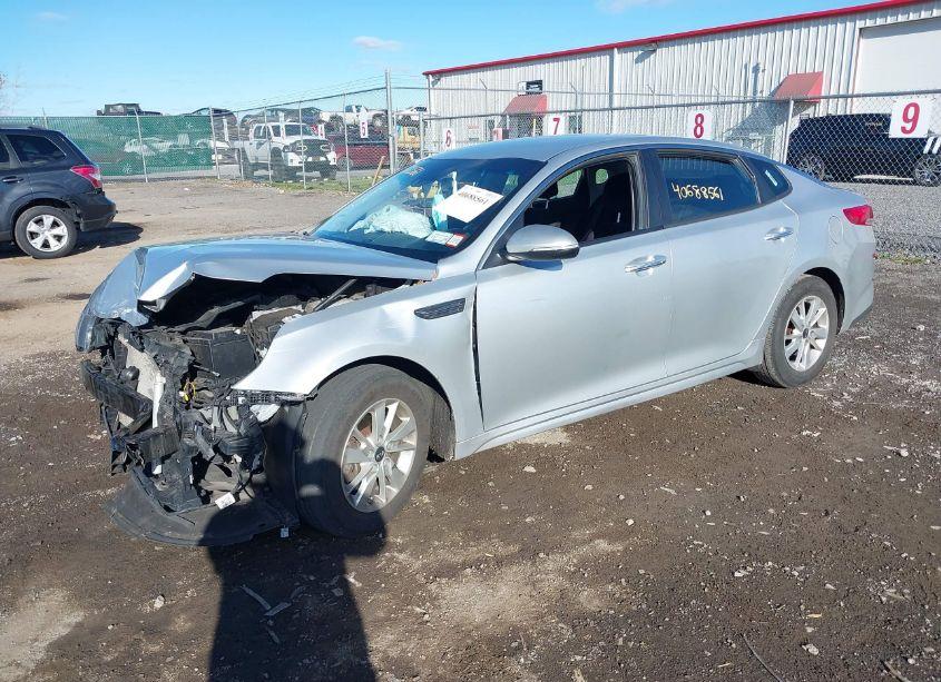 Photo 2 of 2019 Kia Optima LX (VIN 5XXGT4L34KG276864)