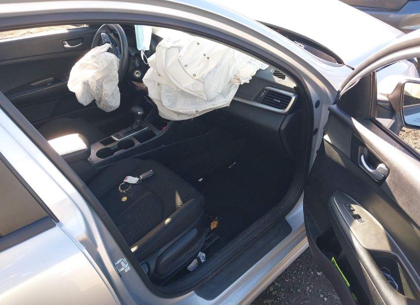 Photo 5 of 2019 Kia Optima LX (VIN 5XXGT4L34KG276864)