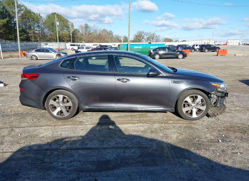 Photo 14 of 2019 Kia Optima S (VIN 5XXGT4L34KG285547)