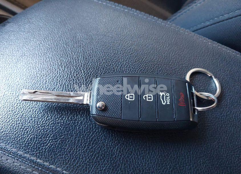 Photo 11 of 2019 Kia Optima LX (VIN 5XXGT4L34KG287749)