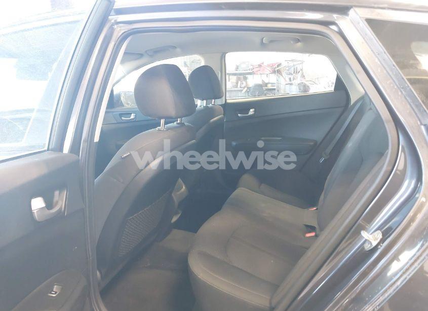 Photo 8 of 2019 Kia Optima LX (VIN 5XXGT4L34KG287749)