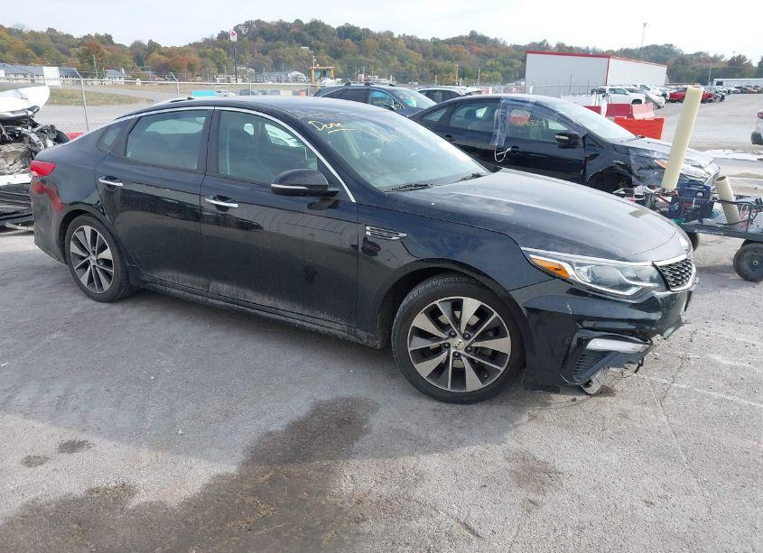 2019 Kia Optima S (VIN 5XXGT4L34KG295852) main photo