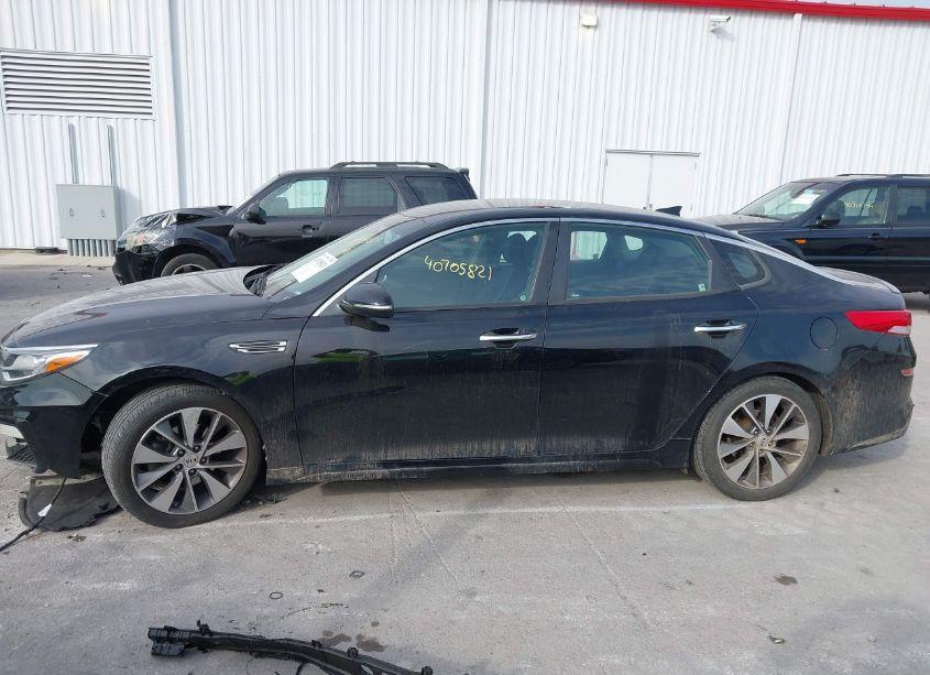 Photo 13 of 2019 Kia Optima S (VIN 5XXGT4L34KG295852)