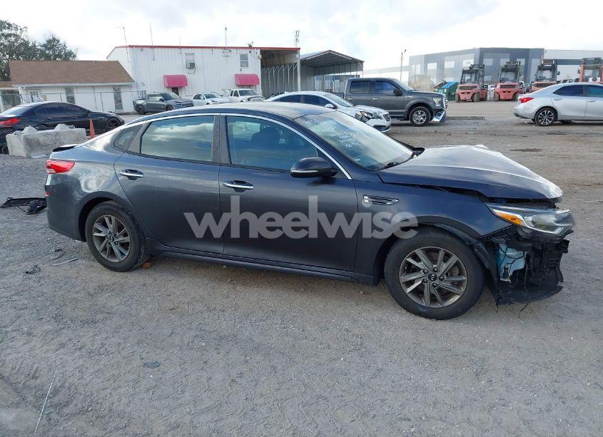 Photo 14 of 2019 Kia Optima LX (VIN 5XXGT4L34KG297858)