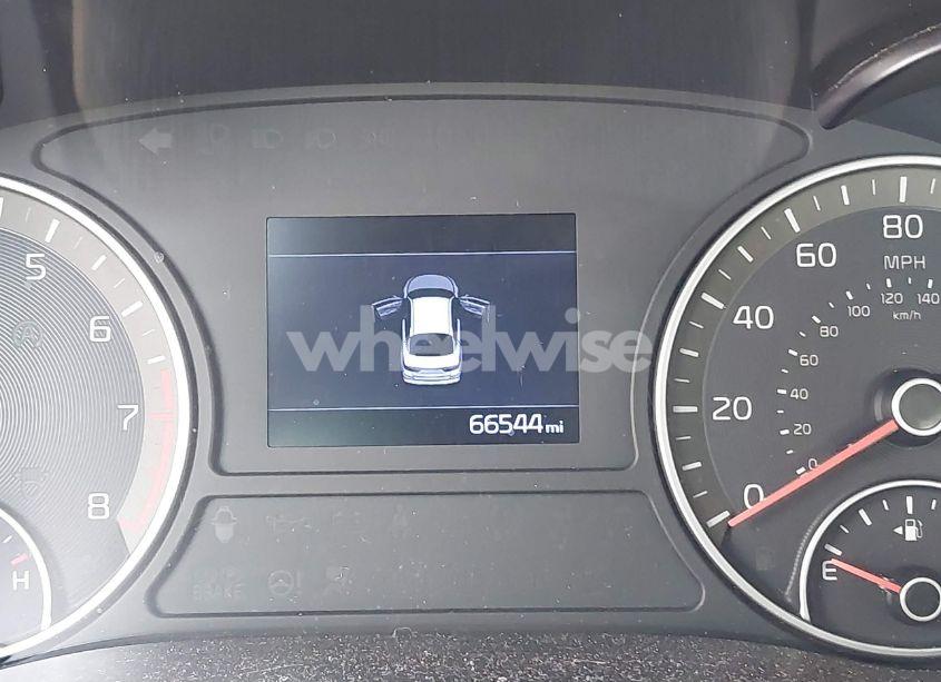 Photo 16 of 2019 Kia Optima LX (VIN 5XXGT4L34KG297858)