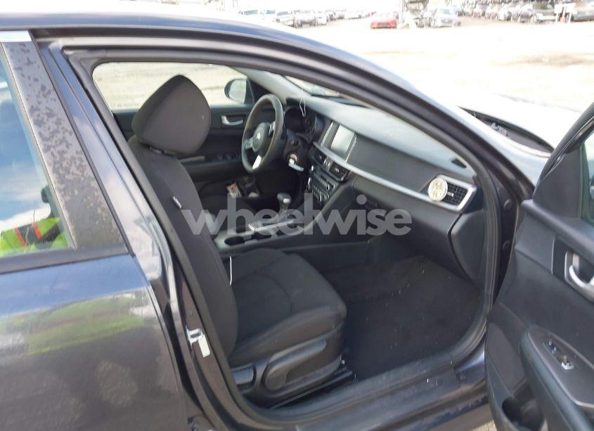 Photo 5 of 2019 Kia Optima LX (VIN 5XXGT4L34KG297858)