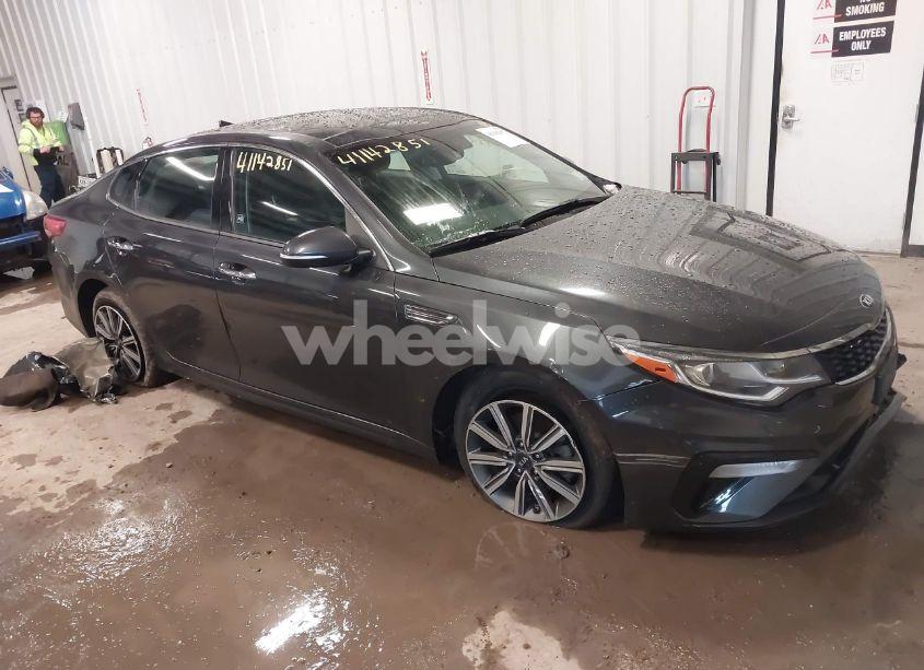 2019 Kia Optima LX (VIN 5XXGT4L34KG299478) main photo