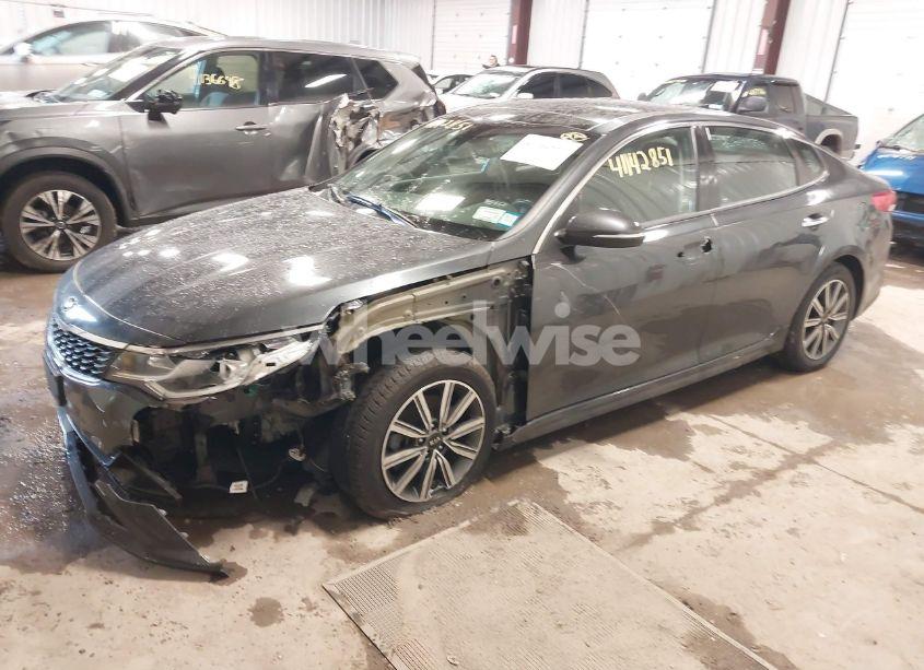 Photo 2 of 2019 Kia Optima LX (VIN 5XXGT4L34KG299478)