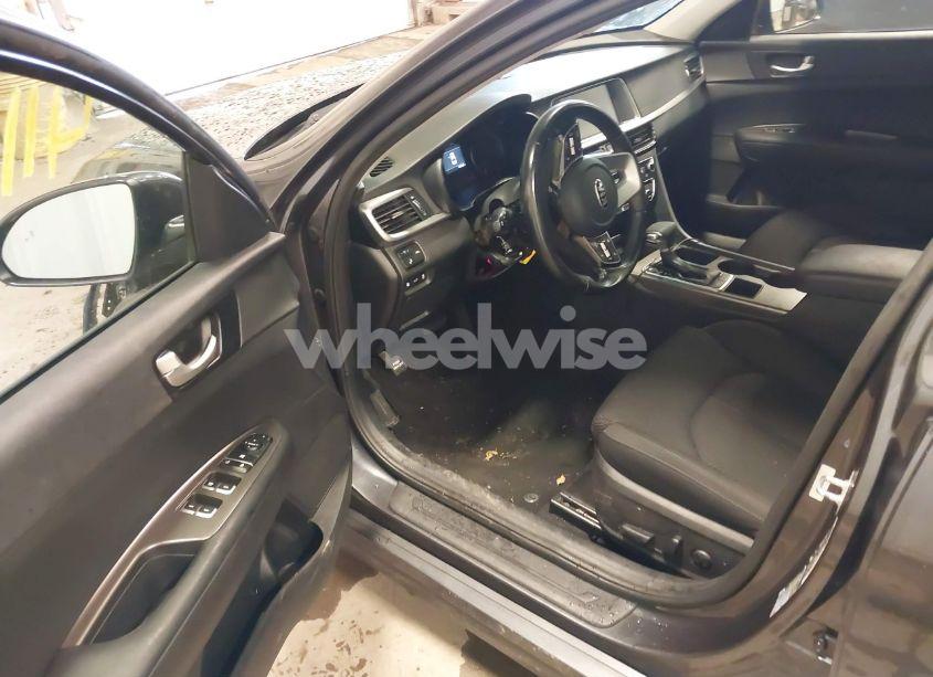 Photo 5 of 2019 Kia Optima LX (VIN 5XXGT4L34KG299478)