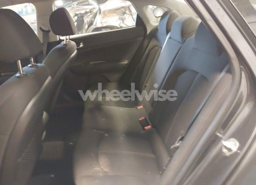 Photo 8 of 2019 Kia Optima LX (VIN 5XXGT4L34KG299478)