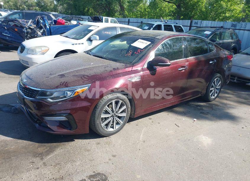 Photo 2 of 2019 Kia Optima LX (VIN 5XXGT4L34KG300841)