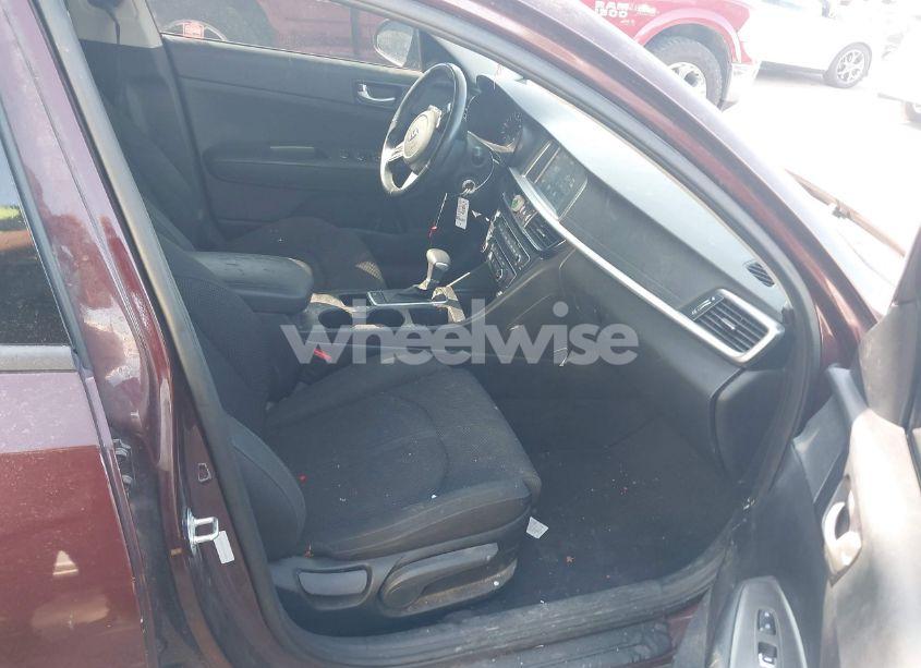 Photo 5 of 2019 Kia Optima LX (VIN 5XXGT4L34KG300841)