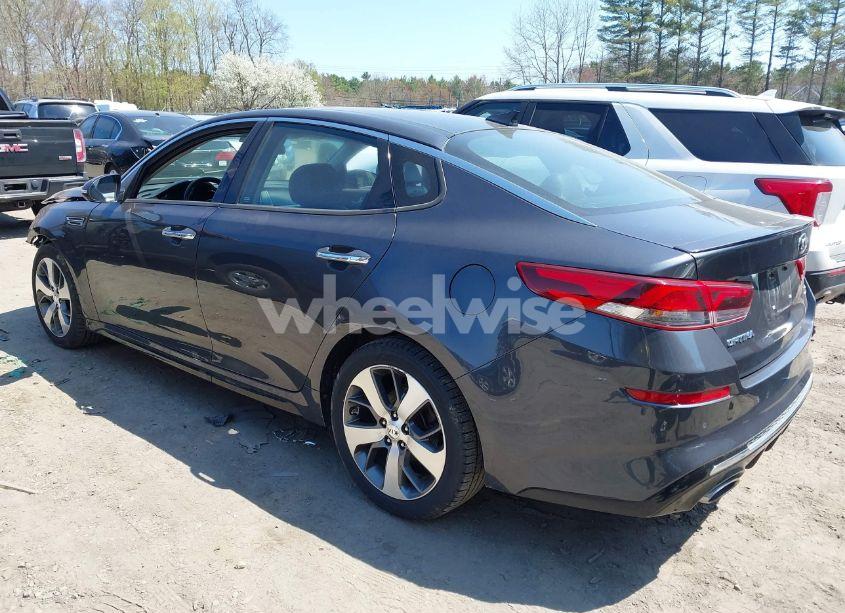 Photo 3 of 2019 Kia Optima S (VIN 5XXGT4L34KG302976)