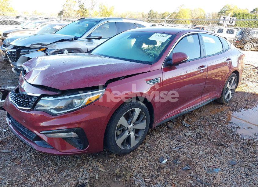 Photo 2 of 2019 Kia Optima S (VIN 5XXGT4L34KG313539)