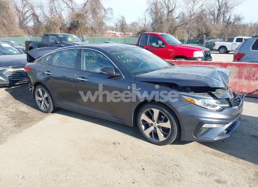 2019 Kia Optima S (VIN 5XXGT4L34KG314075) main photo