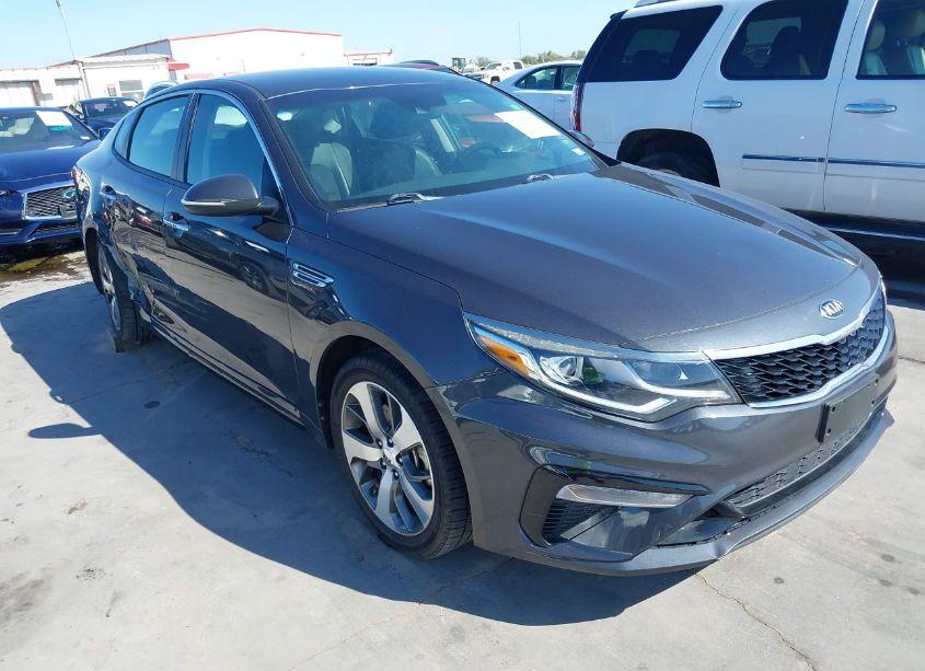 2019 Kia Optima S (VIN 5XXGT4L34KG325870) main photo