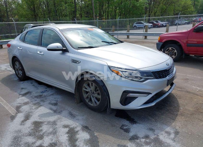 2019 Kia Optima LX (VIN 5XXGT4L34KG327439) main photo