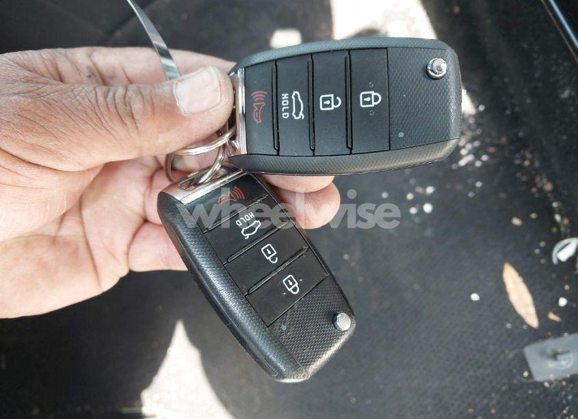 Photo 11 of 2019 Kia Optima LX (VIN 5XXGT4L34KG327439)