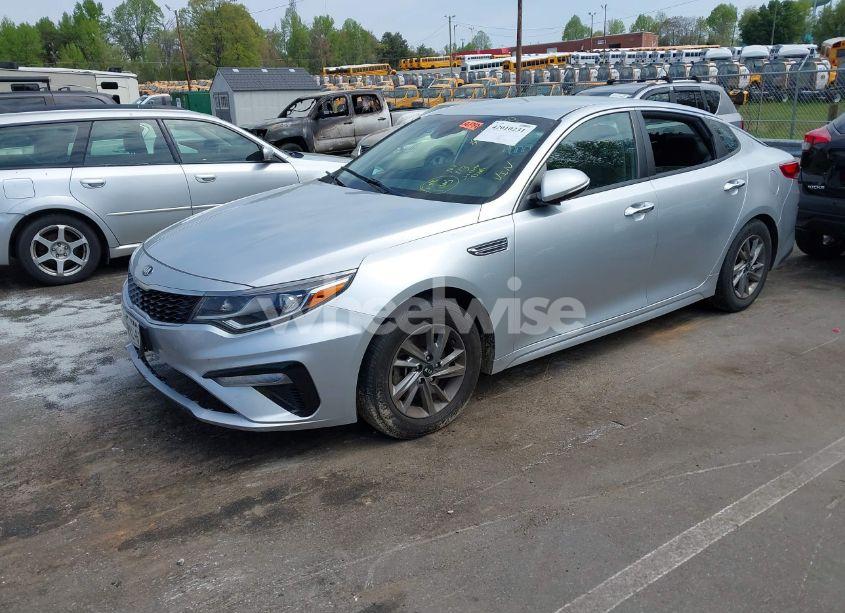 Photo 2 of 2019 Kia Optima LX (VIN 5XXGT4L34KG327439)