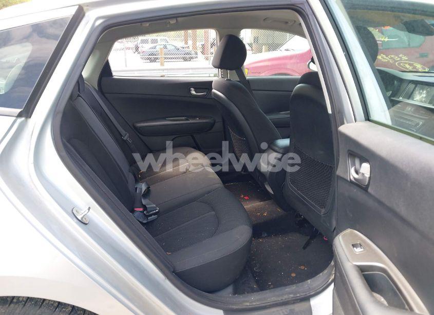 Photo 8 of 2019 Kia Optima LX (VIN 5XXGT4L34KG327439)