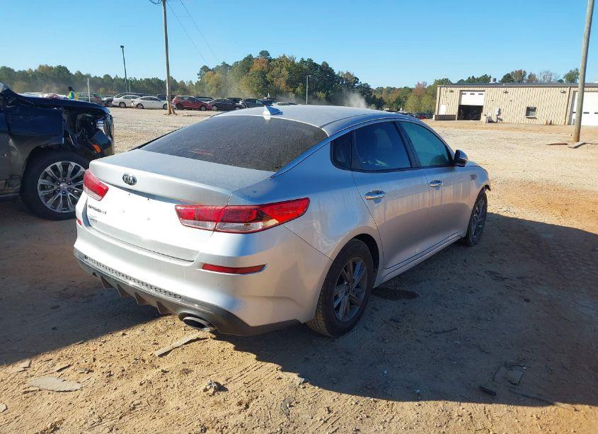 Photo 4 of 2019 Kia Optima LX (VIN 5XXGT4L34KG332186)