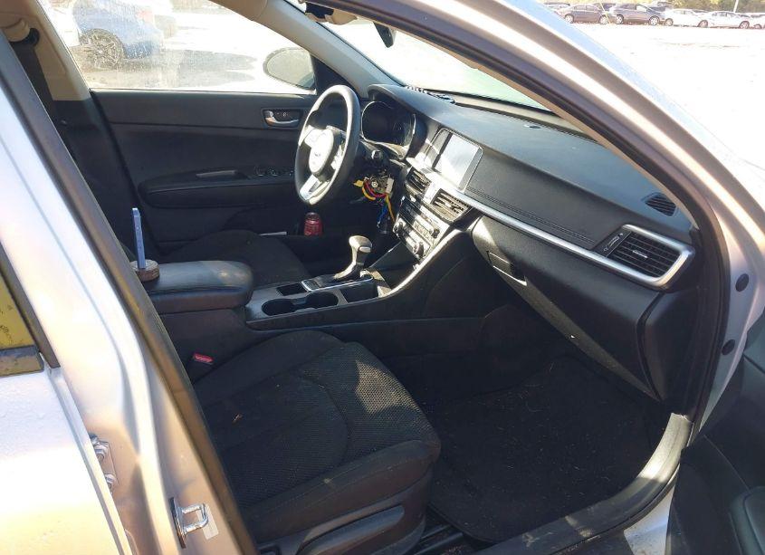 Photo 5 of 2019 Kia Optima LX (VIN 5XXGT4L34KG332186)
