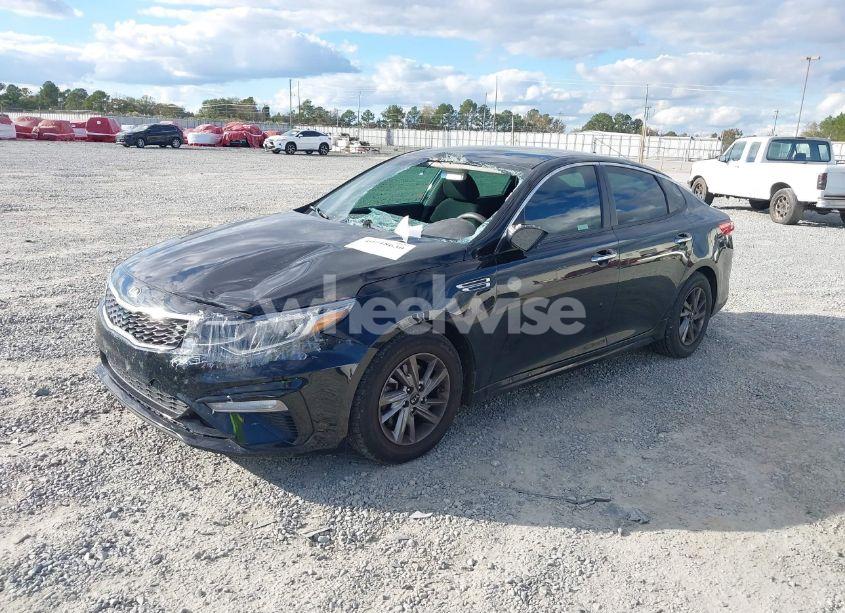 Photo 2 of 2019 Kia Optima LX (VIN 5XXGT4L34KG338991)