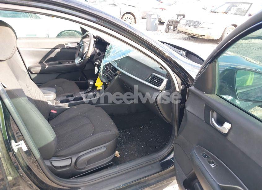 Photo 5 of 2019 Kia Optima LX (VIN 5XXGT4L34KG338991)