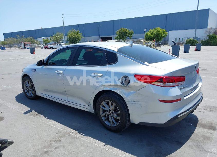 Photo 3 of 2019 Kia Optima LX (VIN 5XXGT4L34KG340899)