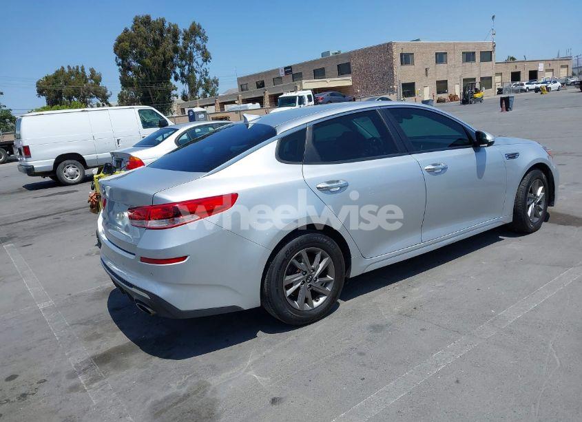 Photo 4 of 2019 Kia Optima LX (VIN 5XXGT4L34KG340899)