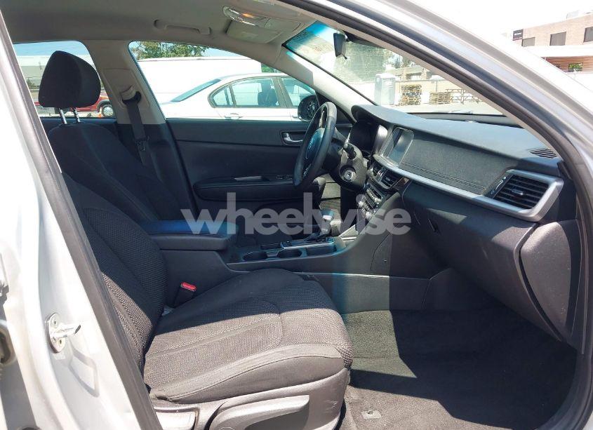 Photo 5 of 2019 Kia Optima LX (VIN 5XXGT4L34KG340899)