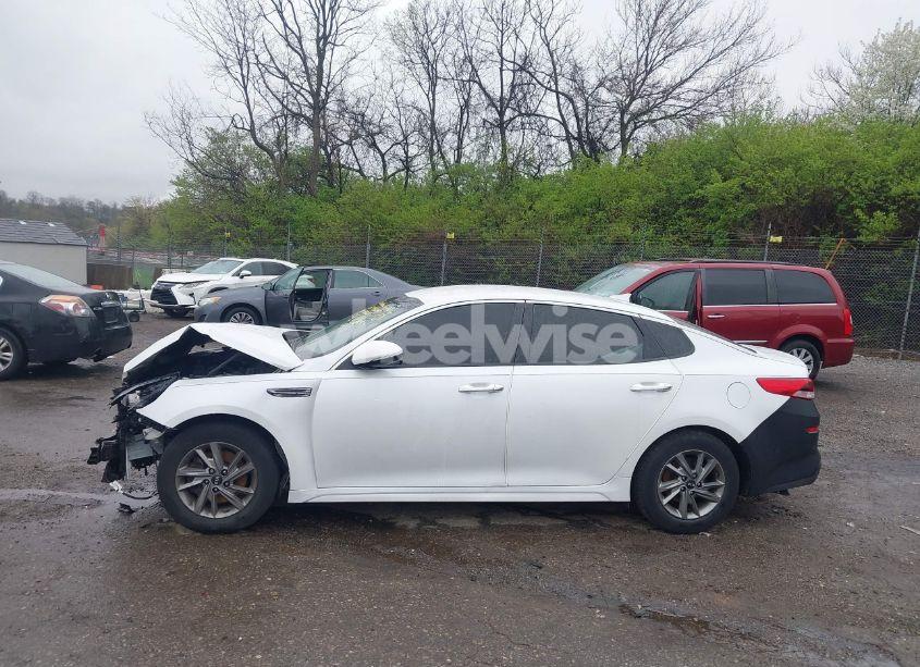 Photo 14 of 2019 Kia Optima LX (VIN 5XXGT4L34KG343284)