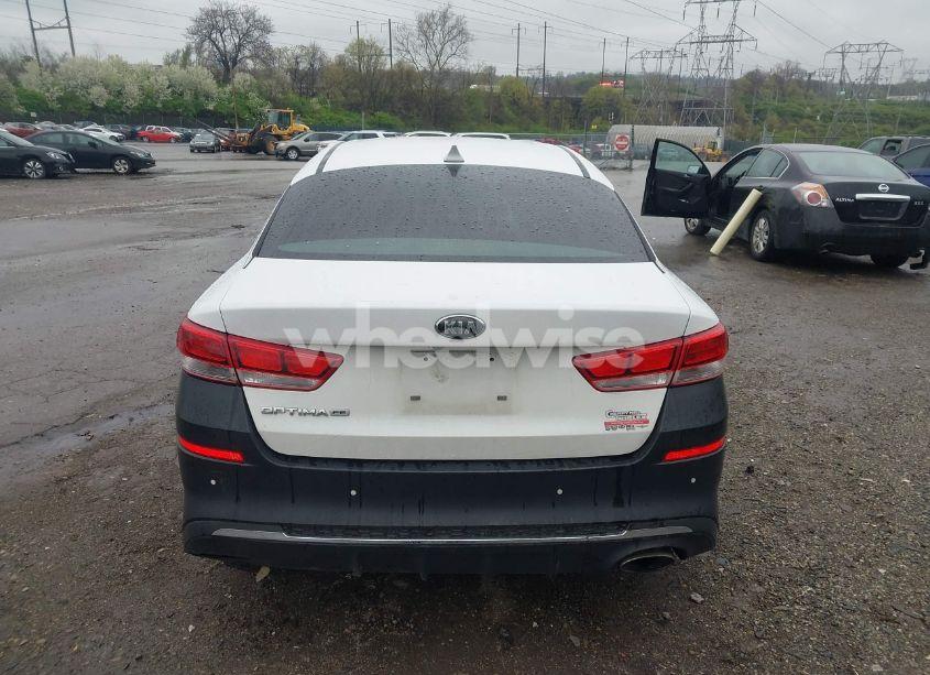 Photo 16 of 2019 Kia Optima LX (VIN 5XXGT4L34KG343284)