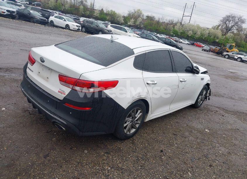 Photo 4 of 2019 Kia Optima LX (VIN 5XXGT4L34KG343284)