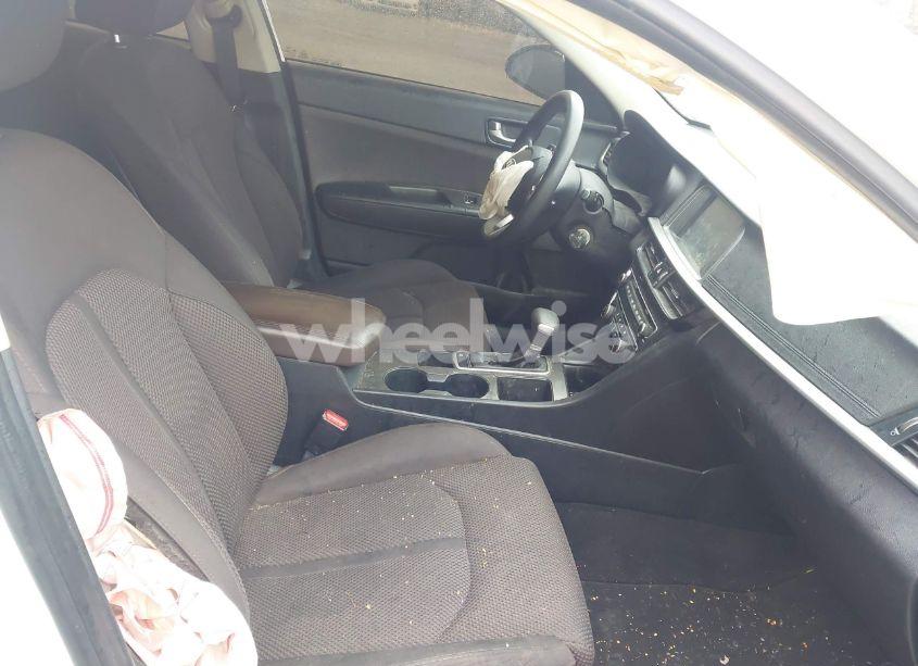 Photo 5 of 2019 Kia Optima LX (VIN 5XXGT4L34KG343284)