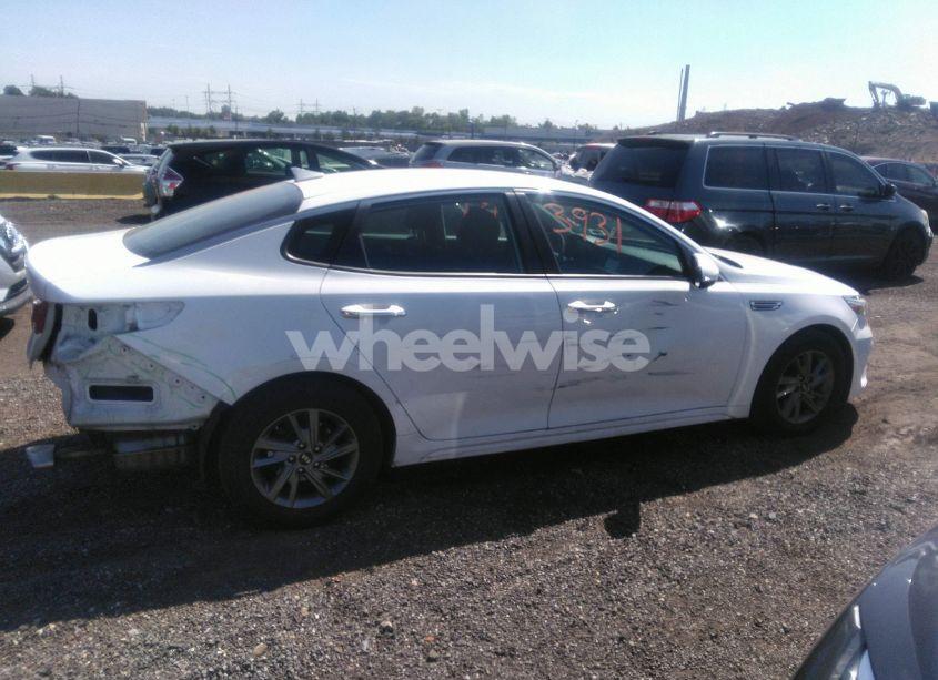 Photo 13 of 2019 Kia Optima LX (VIN 5XXGT4L34KG351563)