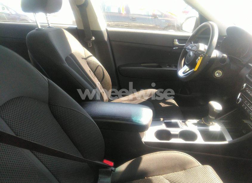 Photo 5 of 2019 Kia Optima LX (VIN 5XXGT4L34KG351563)