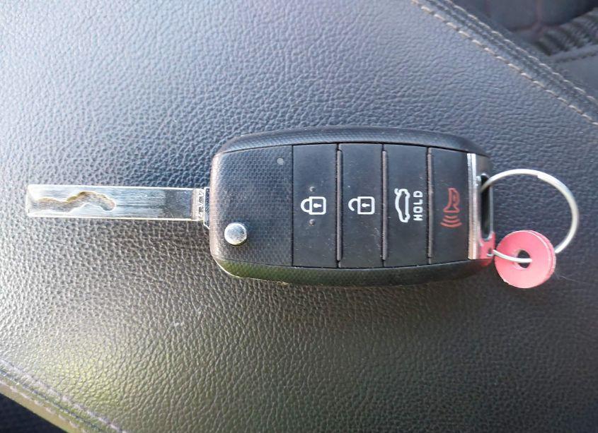 Photo 11 of 2019 Kia Optima LX (VIN 5XXGT4L34KG359887)